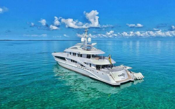 KNIGHT Motor yacht di lusso