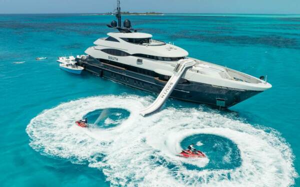 SOUTH Motor yacht di lusso