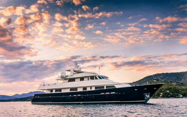 MAGIX Motor yacht di lusso