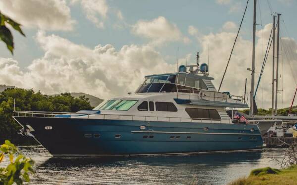 QARA Luxury motor yacht