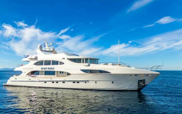 SILENT WORLD Luxury motor yacht