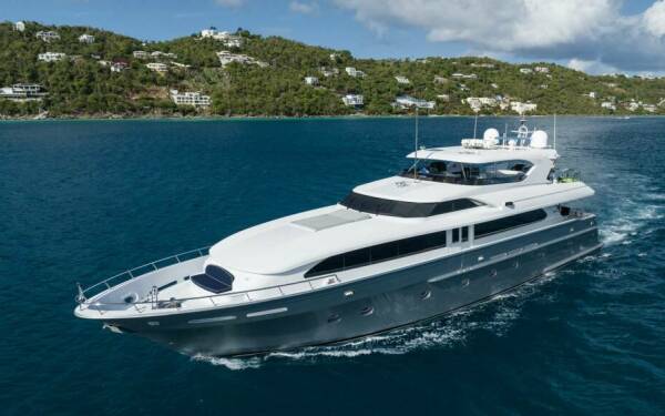 OUTTA TOUCH Yate de lujo a motor