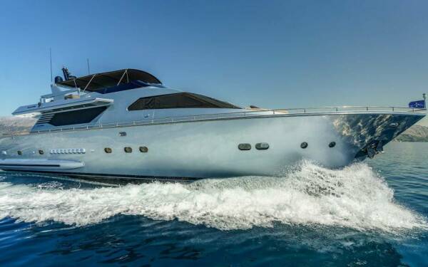 PHANTOM Luxusná motorová loď