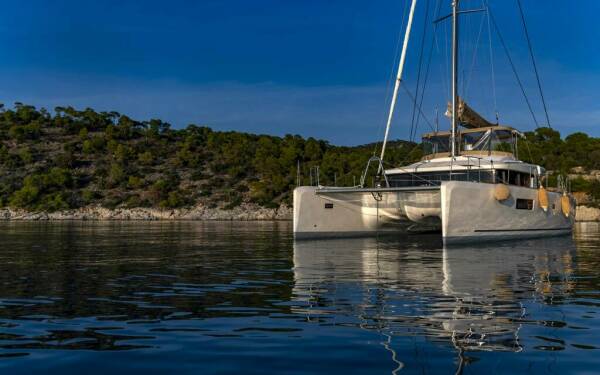 FLO Catamarano di lusso