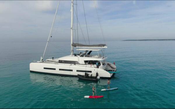 CAT TUA Catamarán de lujo