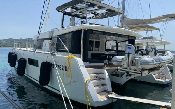 Naka Catamarano di lusso