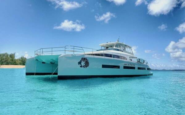 JAN'S FELINE Catamarano di lusso