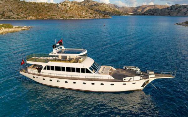 Caneren Yate de lujo a motor