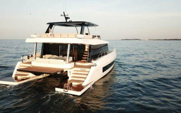 Arctic Moon Luxusný katamarán