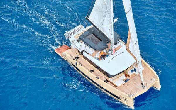 Moon 60 Hull 8 2025 Catamarano di lusso