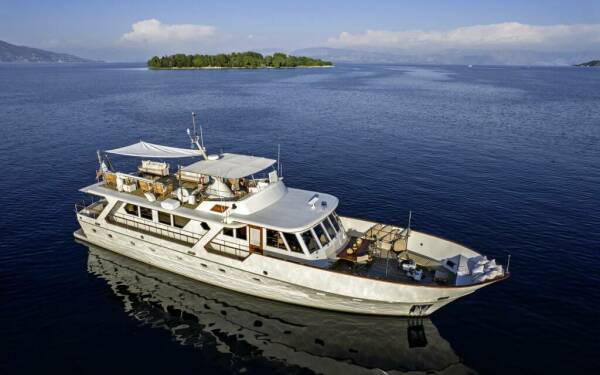 Stalca Yate de lujo a motor