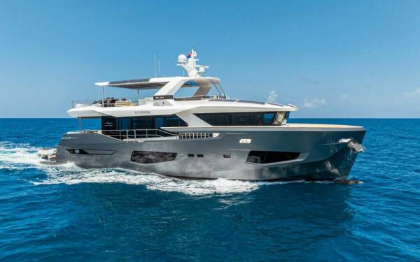 EXIT STRATEGY Motor yacht di lusso