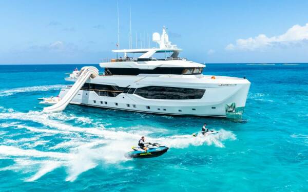 EAU LA LA  Motor yacht di lusso