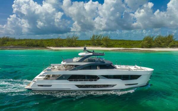 ENTREPRENEUR Luxury motor yacht
