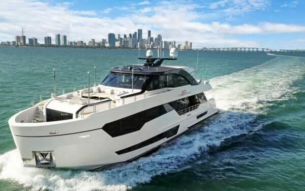 Make Big Happen Luxusná motorová loď