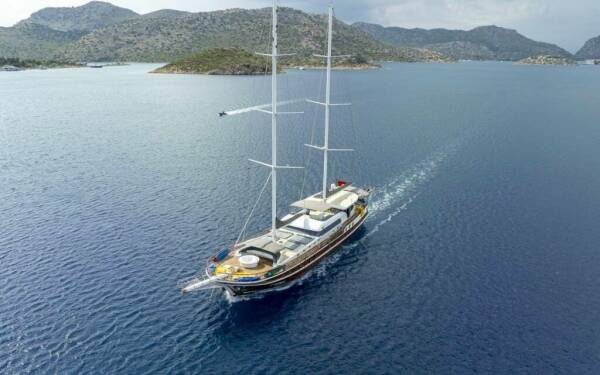 Kaan Ayaz Luxury motor yacht