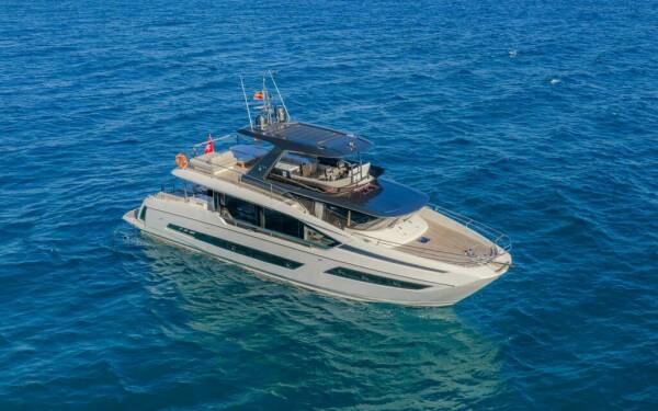 ENTHUSIAST Luxusná motorová loď