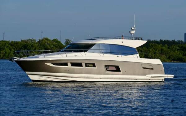 60 Prestige Luxus-Motoryacht