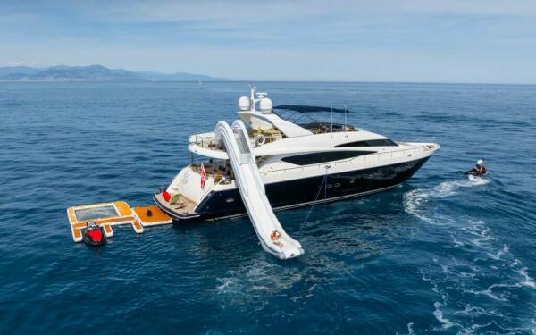 BLUE EYES Luxusná motorová loď