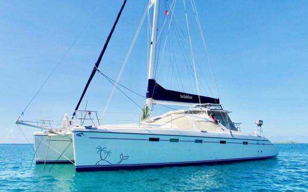 ISOLABLUE Luxury catamaran