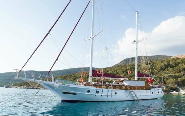 PRIMADONNA Luxus-Motoryacht