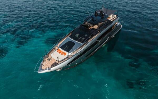 ELLA Motor yacht di lusso