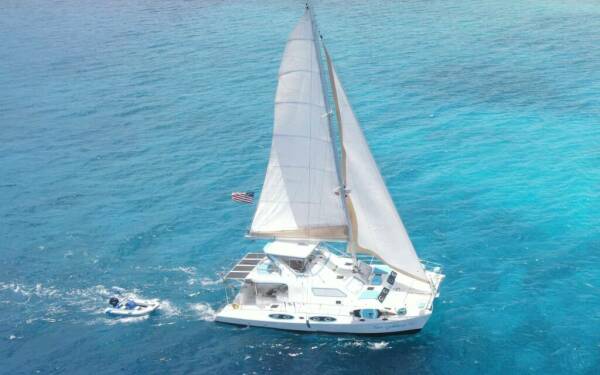 SUN GODDESS Catamarano di lusso