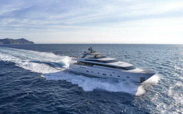 RARE DIAMOND Motor yacht di lusso