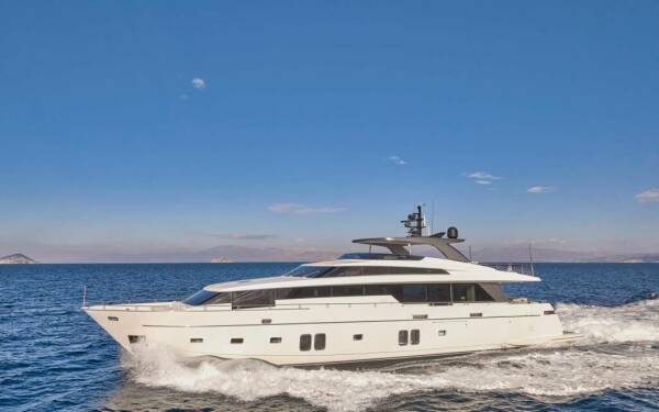 GOLDEN YACHT Motor yacht di lusso