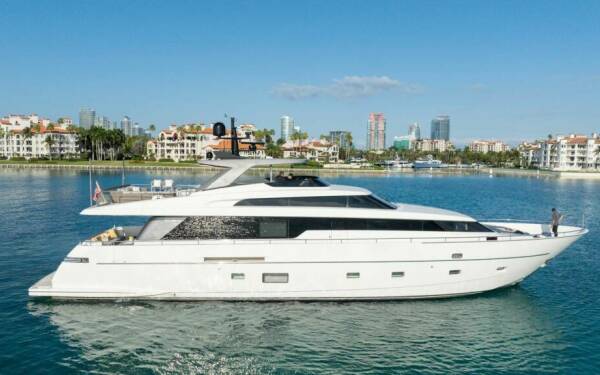 Astonish Motor yacht di lusso