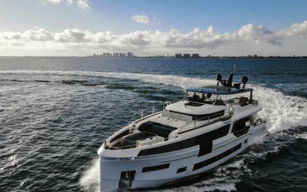 SAINT Motor yacht di lusso