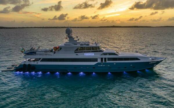 KASHMIR Luxury motor yacht