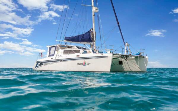 PARADIGM SHIFT Catamarán de lujo