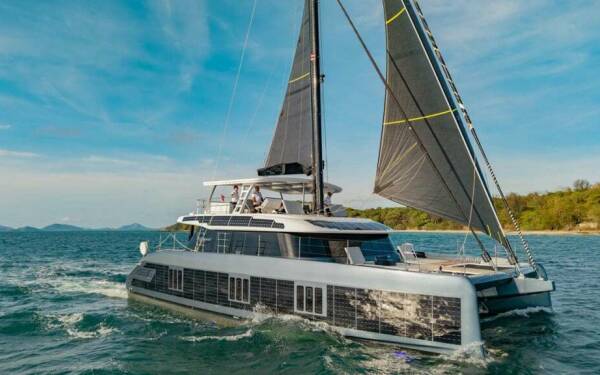 E-motion Luxusný katamarán