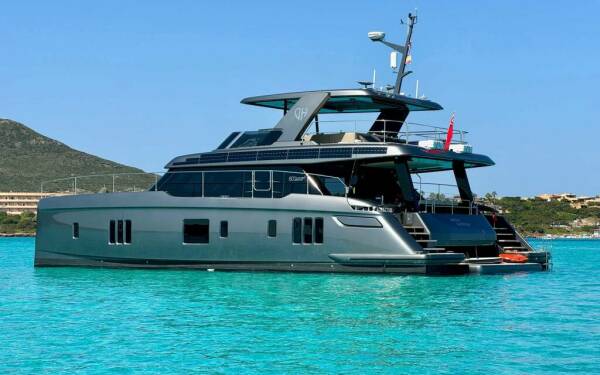 DOUBLE HAPPINESS Luxusný katamarán