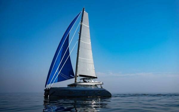 AHAVA Luxusný katamarán