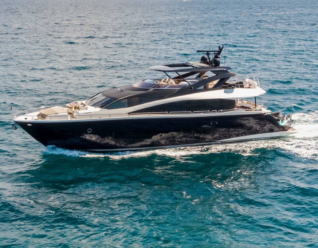 GOLDEN OURS Luxusná motorová loď