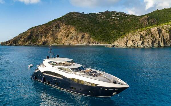 EVEREAST Luxury motor yacht