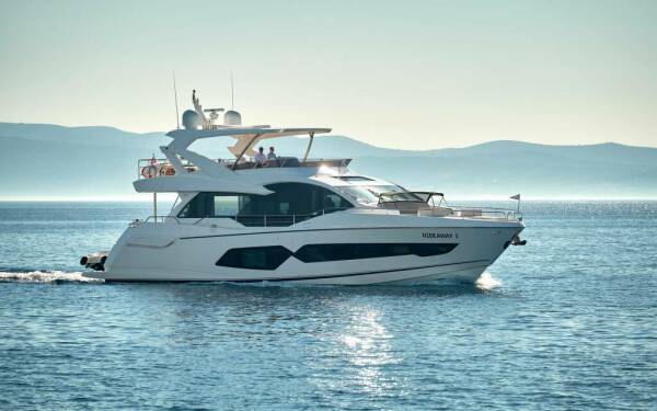 Hideaway  Yate de lujo a motor