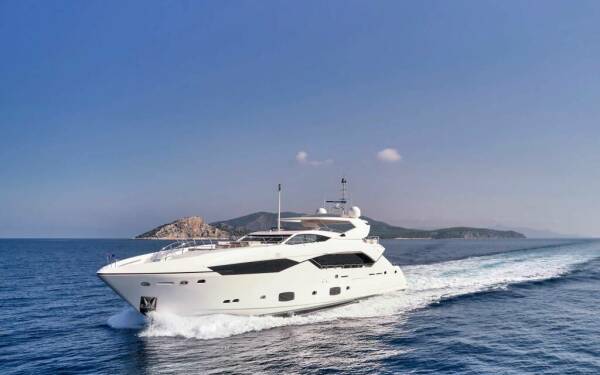 MAKANI II Luxury motor yacht