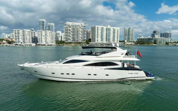 So What Who Cares Motor yacht di lusso