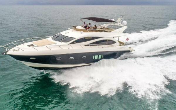 Twins Motor yacht di lusso