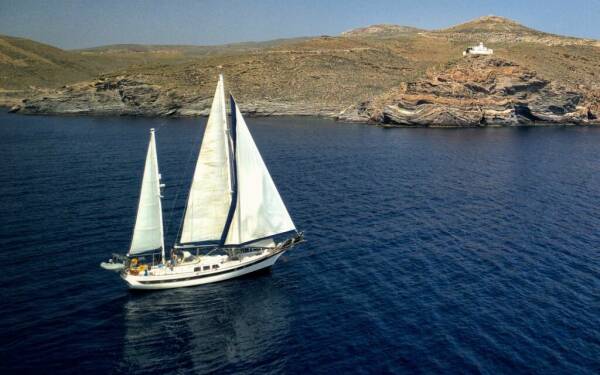 Onfekomonadi Luxus-Segelyacht