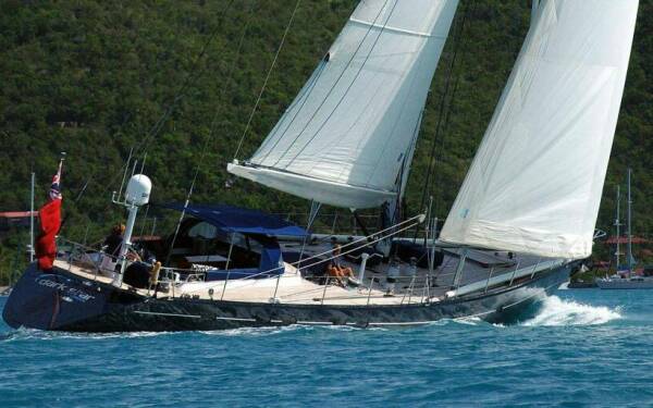 DARK STAR OF LONDON Yate de lujo de vela