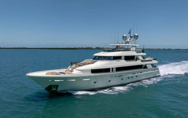 LADY JJ Luxury motor yacht