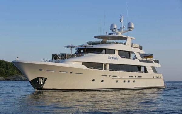 FAR NIENTE Motor yacht di lusso