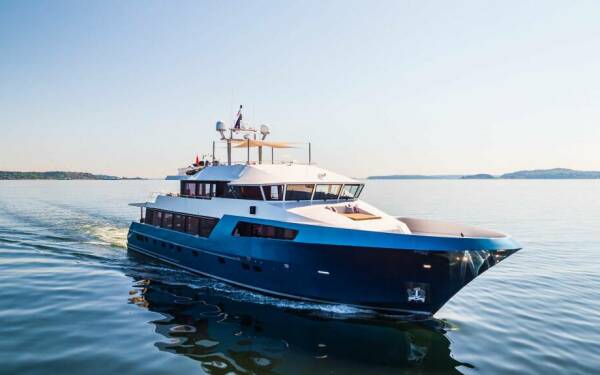 ASCENTE Luxury motor yacht