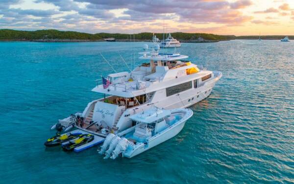 LUCKY LADY Motor yacht di lusso