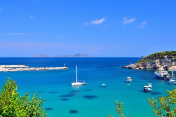 Plavba na Sporadské ostrovy, Grécko