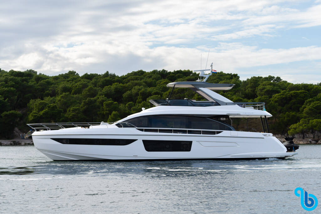 Azimut 68 Fly, 